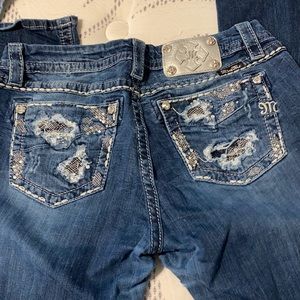 Miss me size 30s inseam 35, mid rise easy boot